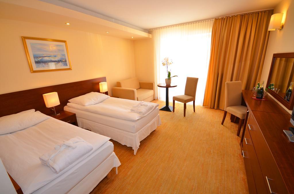 Krol Plaza Spa & Wellness Jaroslawiec Room photo